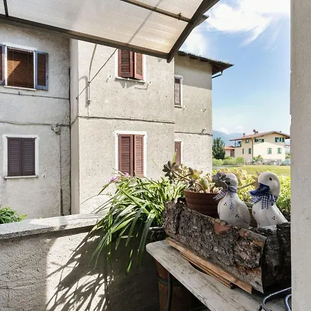Spacious Near Lake In Appartement