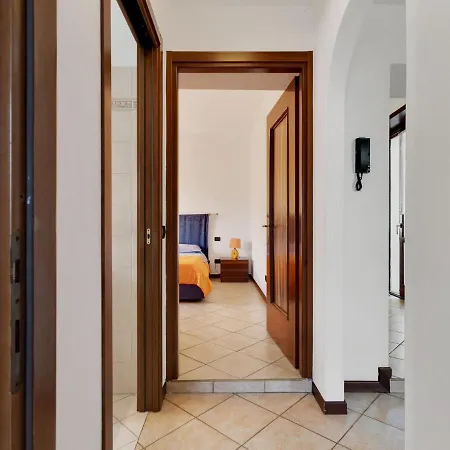 Spacious Near Lake In Appartement