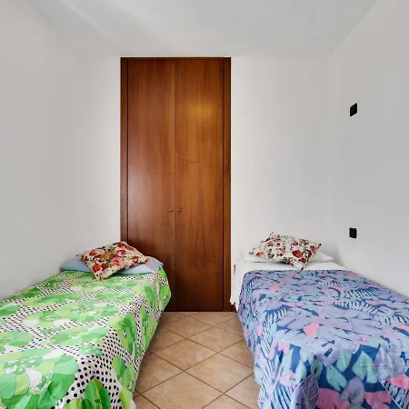 Spacious Near Lake In Dongo